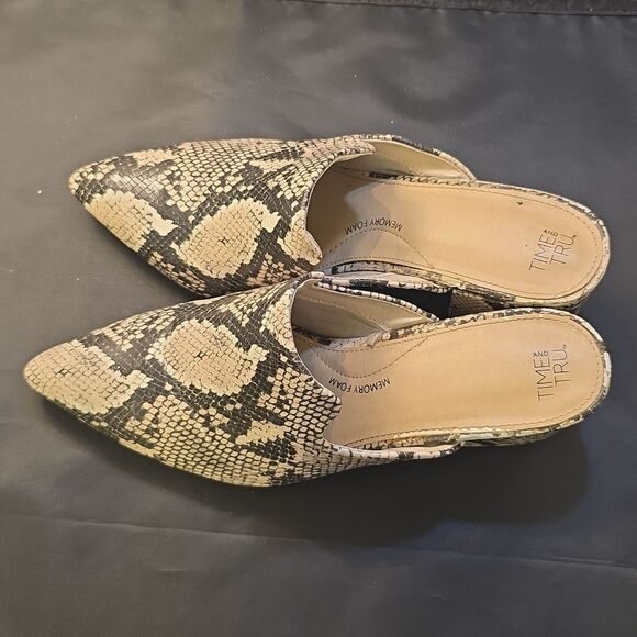 TIME AND TRU SNEAKING BLOCK HEEL PLATFORM MULE SHOE - Picture 7 of 16